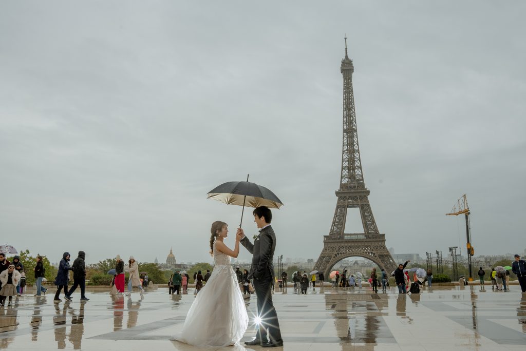 雨のトロカデロ広場