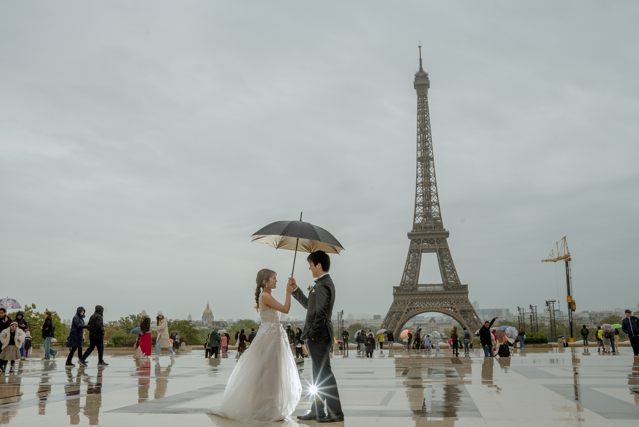 雨のトロカデロ広場