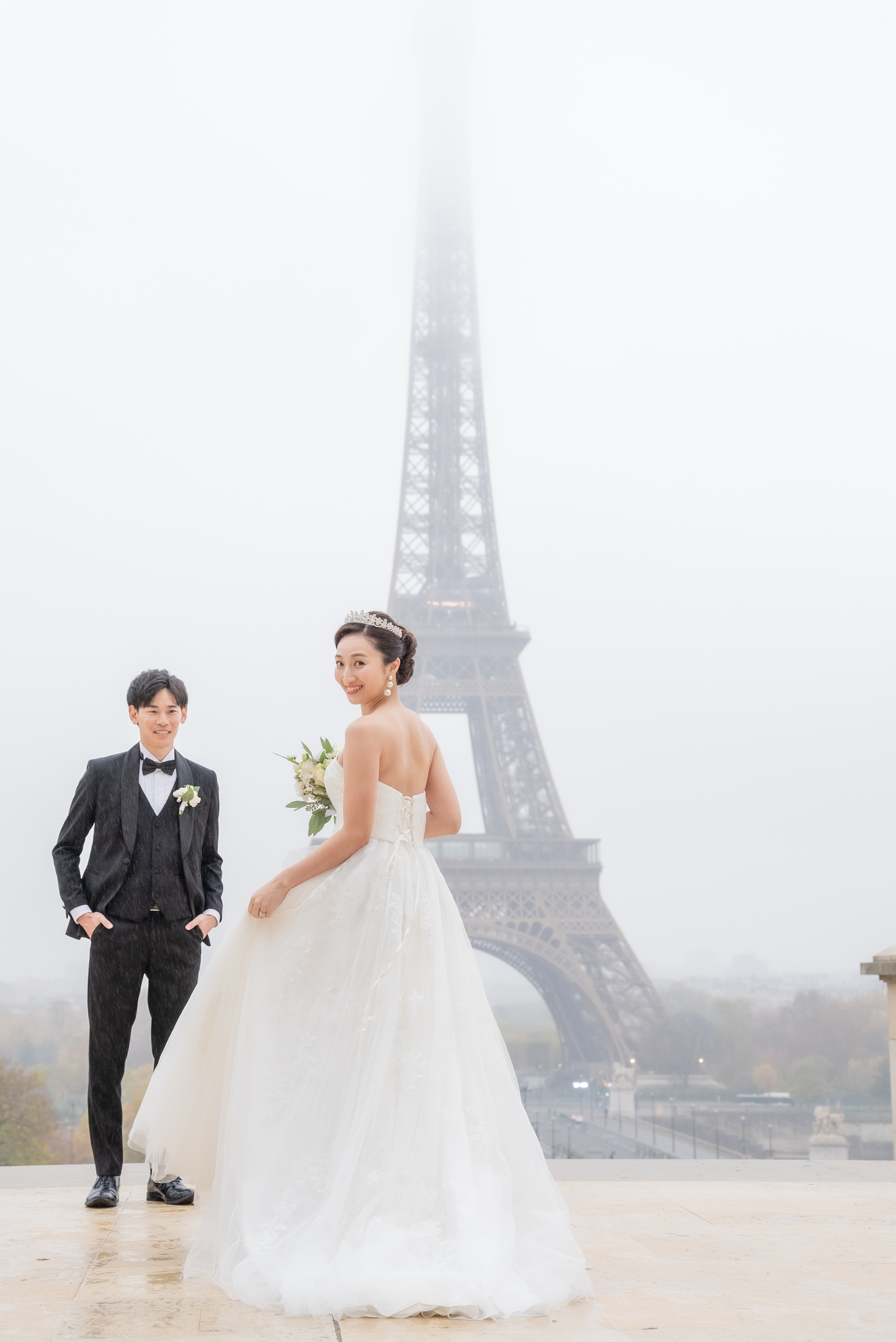 霧のエッフェル塔